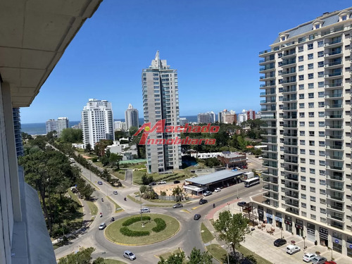 Hermoso Apartamento 3 Dormitorios Y Dependencia Venta  Y Alquiler Anual Punta Del Este