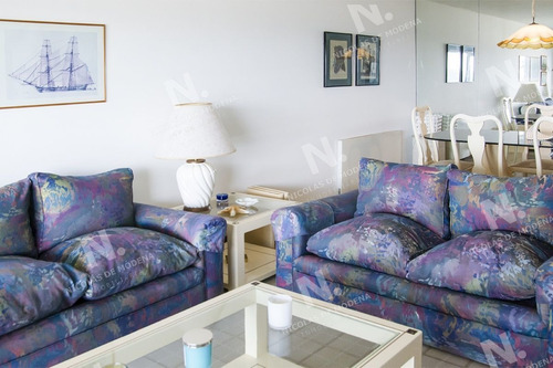 Imagen 2 de 15 de Hermoso Departamento Frente Al Mar!!! - Punta Del Este Brava