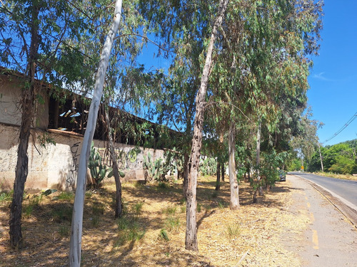 Terreno Con Gran Galpón, Bodegas, Oficinas Y Casa