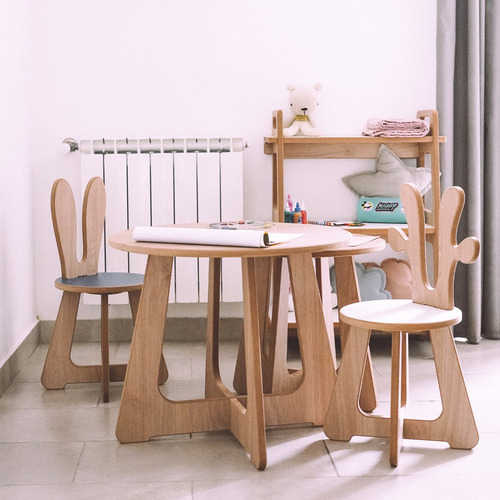 Imagen 1 de 10 de Juego De Mesa + 2 Sillas De Madera - Envío Gratis