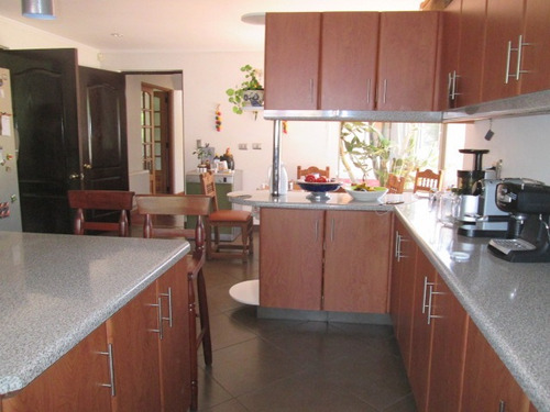 Oportunidad Casa Chilena En Condominio Consolidado