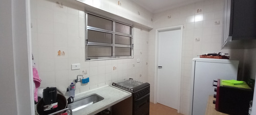 Apartamento De 01 Dormitório Com Vaga De Garagem Coberta !!!