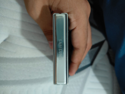 Samsung Z Felip 5 (no Sirve Touch Pantalla Que Se Dobla) Crema (Usado)