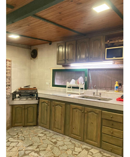 Excelente 5 Hectáreas En Esquina Con 2 Casas Y Galpones