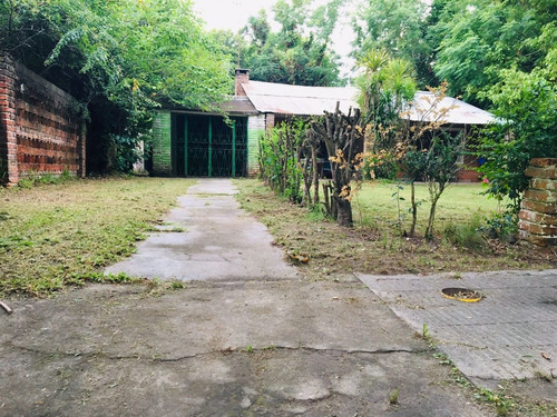 Imagen 2 de 13 de Casa De Dos Dormitorios En Balneario Santa Ana A Dos Cuadras De La Playa Con Amplio Jardín Al Frente