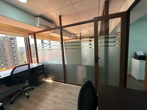 Arriendo Oficina 5 Privados, Sala De Reuniones, 2 Baños