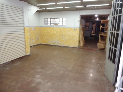 2 Naves, 2 Entradas Camiones, Local, Oficinas Y Deposito