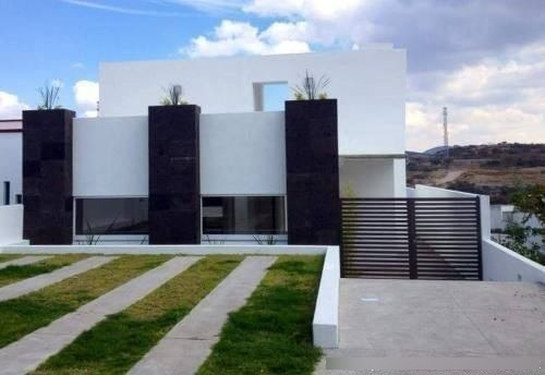 Hermosa Residencia En Real De Juriquilla, Cuenta Con Un Terr