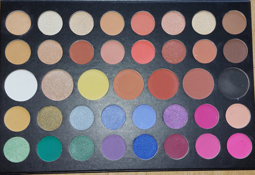 Hermosas  Paleta  De  Sombras 