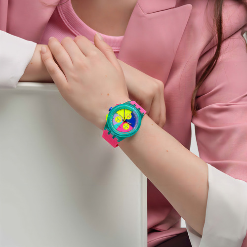 Reloj Swatch Susg408 Correa Fucsia Bisel Verde Claro Fondo Arcoíris