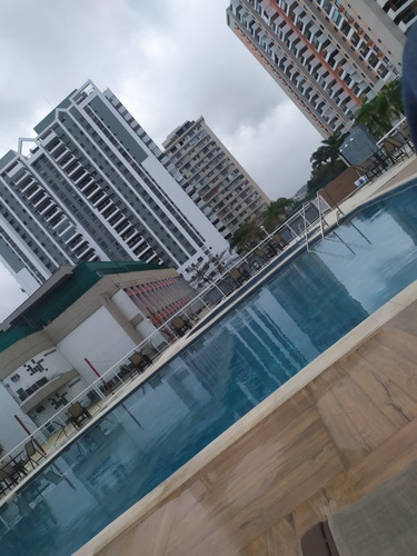 Imagem 1 de 1 de Manutenção De Piscina Ale