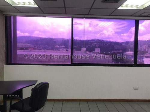 Ms: 24-7012. En Venta Oficina En Los Cortijos De Lourdes A=90m2, 1b.