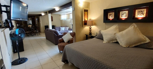 Casa Sola En Venta, Con Alberca, 2 Bungalows, Limites Con Cuernavaca