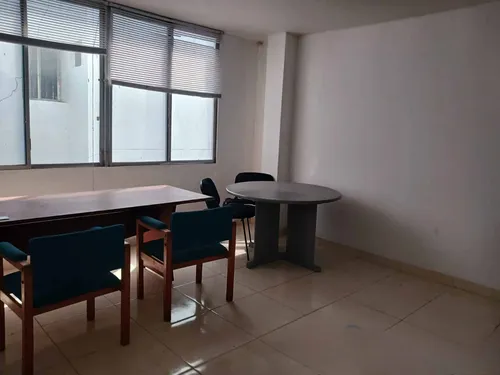 Esta Excelente Oficina Está Ubicada En Una Zona Muy Comercial Y Exclusiva Cod. 36388