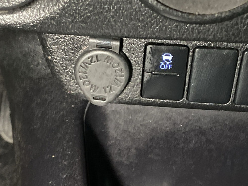 Toyota Hilux Srv 4x4 Lxxt72