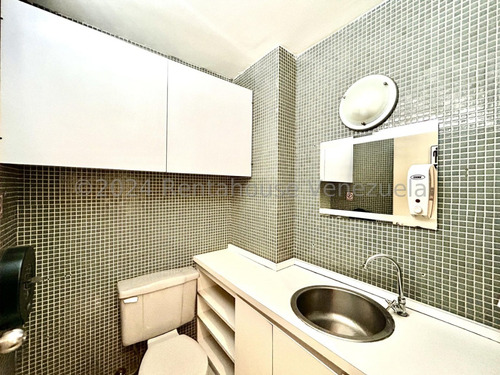 Oficina Alquiler Campo Alegre. Caracas. Ar. Mls # 24-20210