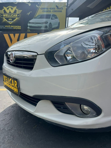 Fiat Grand Siena 1.6 16v Essence Flex Dualogic 4p