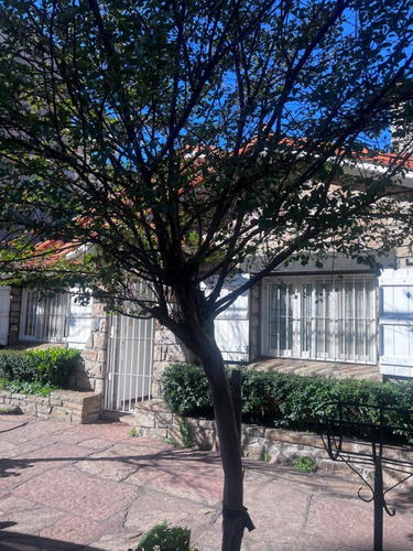 Venta Zona Guemes, A Metros Del Shoping, Chaelt Tipico Mdp, 3 Amb. Mas Dependencias Dobles Con Baño, Garaje Y Patio