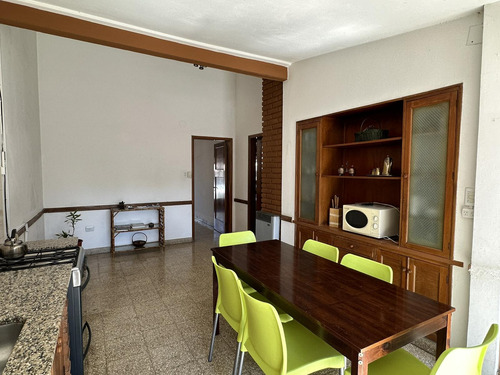 Barrio Juniors - Se Vende Casa De 2 Dorm - Patio Con Asador - Disponibilidad Inmediata