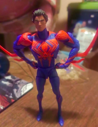 Figura Hombre Araña Spiderman 2099 A Traves Del Spiderverso (Reacondicionado)