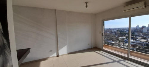 Imagen 3 de 7 de Monoambiente En 8°piso Con Balcón