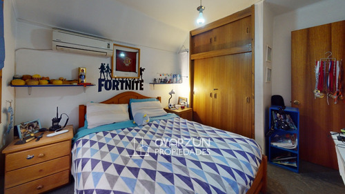 Casa Con Amplios Espacios, 5 Dormitorios, Terreno De 300 M2