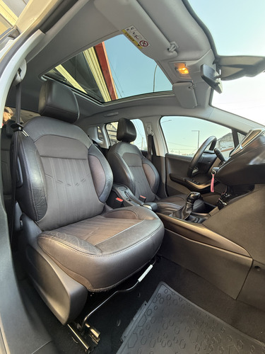 Peugeot 2008 1.6 Feline