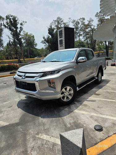 Mitsubishi L200 2.4 Cabina Doble 4x2 Mt