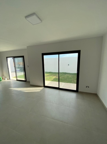 Imagen 16 de 16 de San Ignacio Village, Duplex En Venta De 3 Dormitorios, Galería, Asador, Cochera