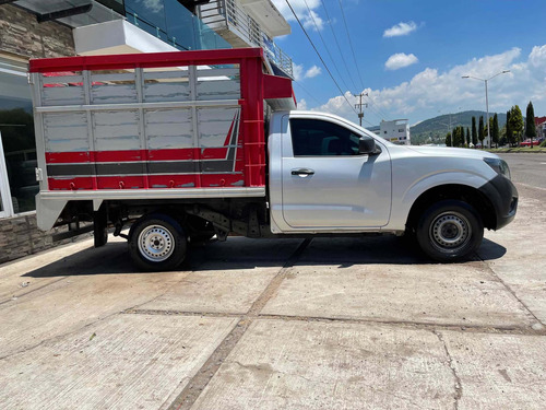 Imagen 7 de 11 de Nissan Np300 2.5 Estacas Dh Aa Mt 2016