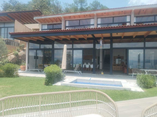 Casa De 2 Niveles En El Santuario , Valle De Bravo