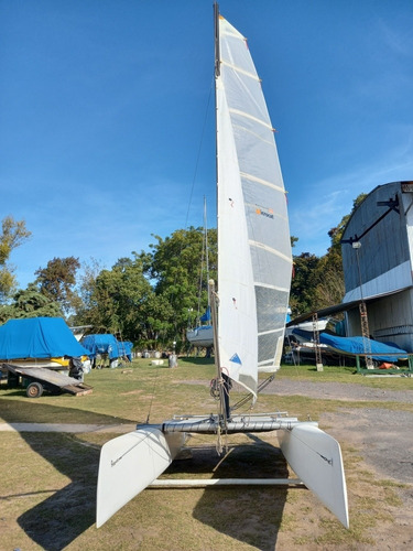 Catamarán Microcat 12