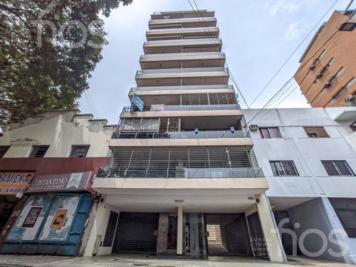 Venta Departamento De Dos Dormitorios Con Balcón Al Frente En Parque España A Metros Del Río