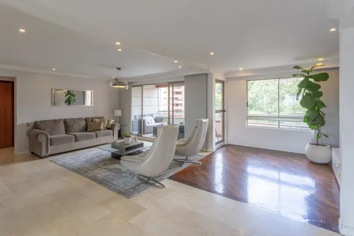 Apartamento En Venta En El Tesoro. Cod V15499
