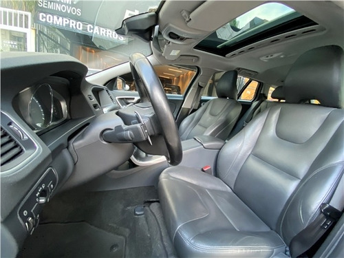 Volvo V60 2.0 T5 Momentum Turbo Gasolina 4p Automático