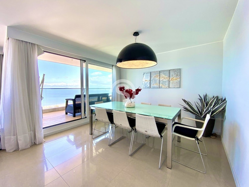 Apartamento En Mansa - Punta Del Este- Ref: 4566