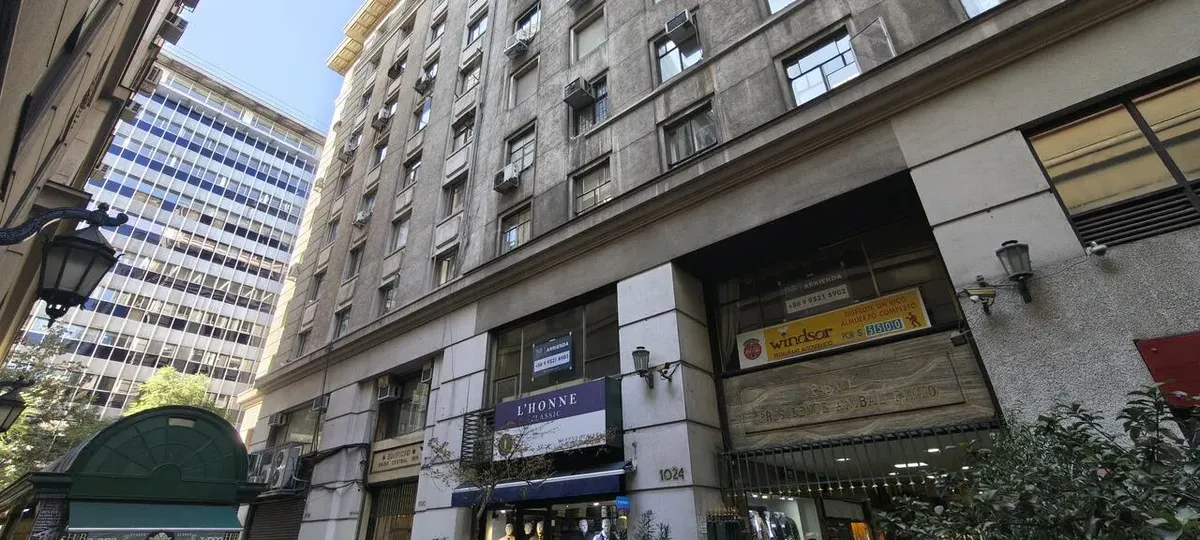 Imagen 1 de 15 de Venta Depto En El Corazon De Santiago! Bombero Ossa 1010