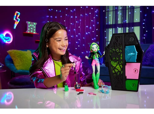 Monster High Muñeca Skulltimates Secrets Sustos Neón Ghoulia