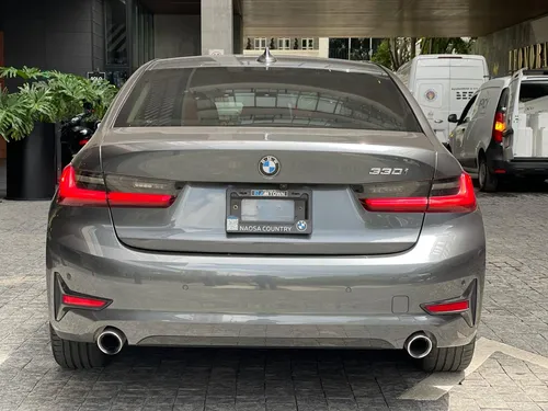 BMW Serie 3 2.0 330ia Luxury Line At