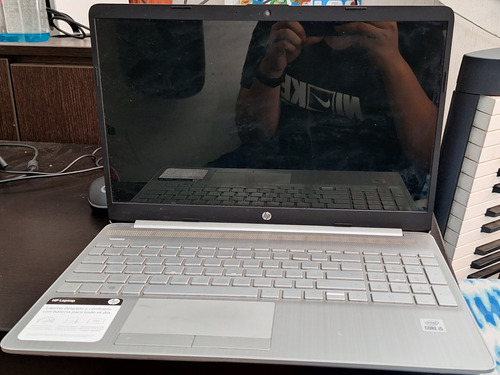 Laptop Hp 15w-dw1066la