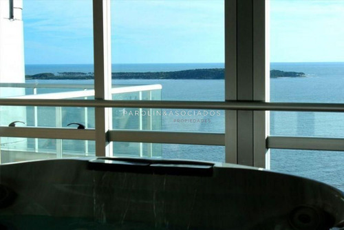 Imagen 6 de 8 de Departamento De 2 Dormitorios Miami Boulevard, Mansa, Punta Del Este