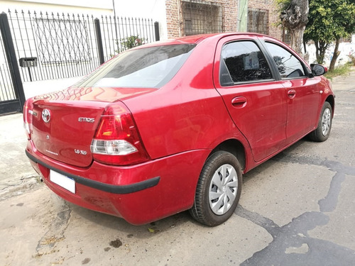 Toyota Etios Xs 1.5 6m/t Sedan 4 Puertas 2017
