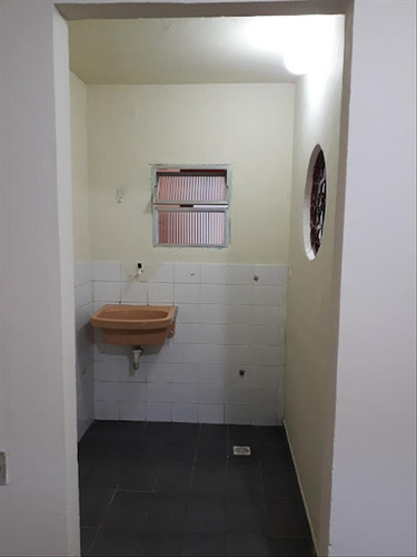 Oportunidade Imperdível! Vendo Casa Em Araruama São Vicente Na Região Dos Lagos-rj 1 Quarto-suíte Garagem Coberta(1 Vaga) E Descoberta(3 Vagas) Quintal Grande Com Frutíferas Varandão Em L