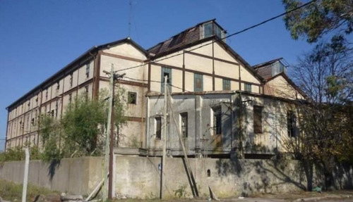 Galpón Frente Al Puerto En Venta - 3340mts2 - Berisso