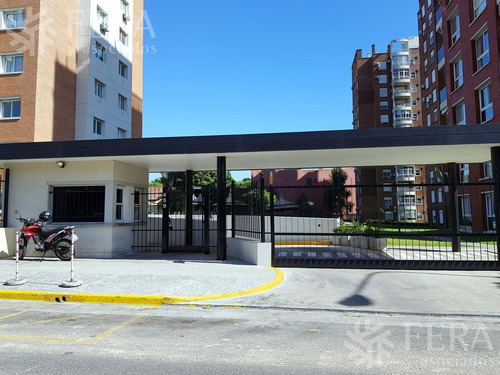 Imagen 2 de 10 de Edificio Conjunto Parque Bernal - Bernal