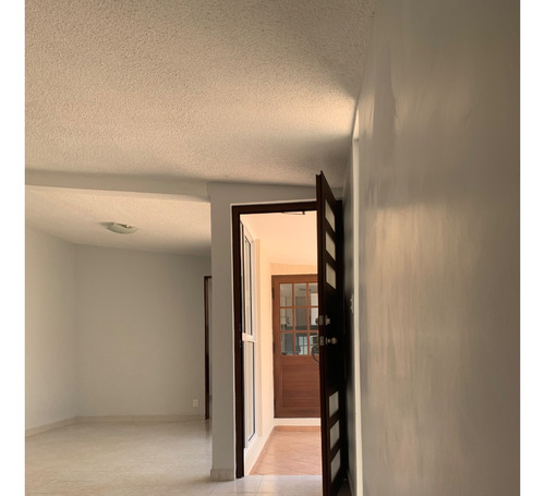 Casa En Un Solo Nivel Con Excelentes Acabados, Cocina Nueva, Recién Remodelada.