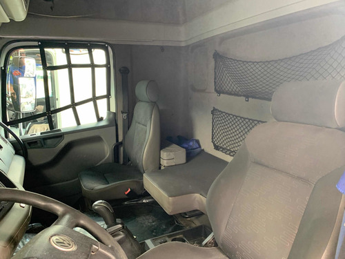 Imagem 11 de 15 de Vw 25420 6x2 Vtronic Teto Auto Completo