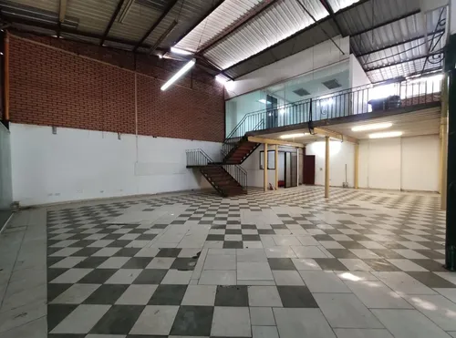 Bodega En Arriendo En Centro. Cod A12214