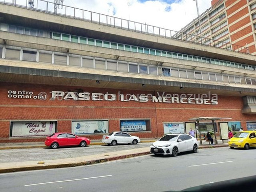 Local En Alquiler En C.c.paseo Las Mercedes  #24-3545