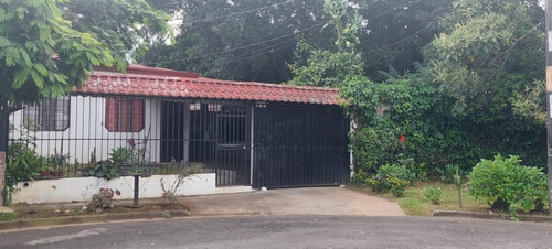 Vendo Casa En Alajuela  (a 200 Metros De Plaza Real)